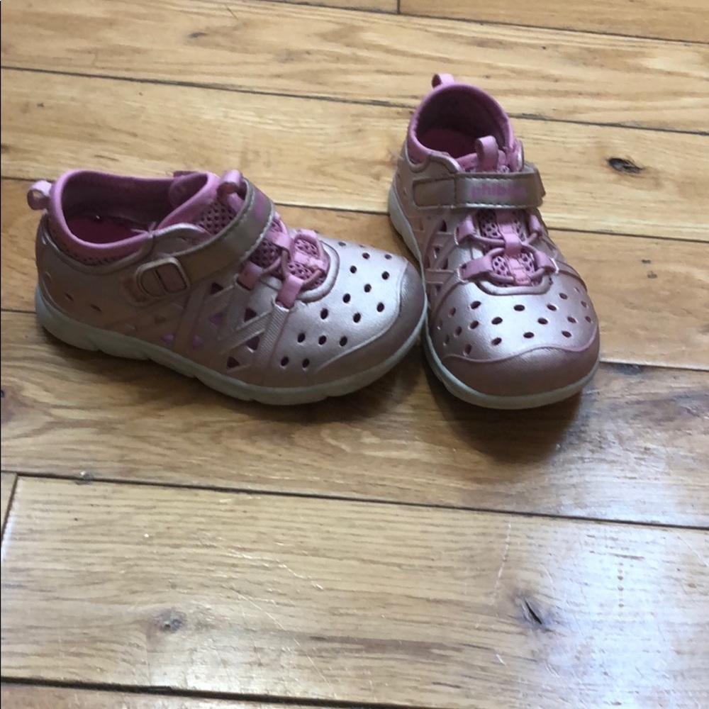 Phibian shoes